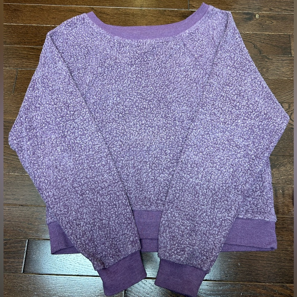 Aeropostale Crew Neck/Size XS/Purple/Fleece material